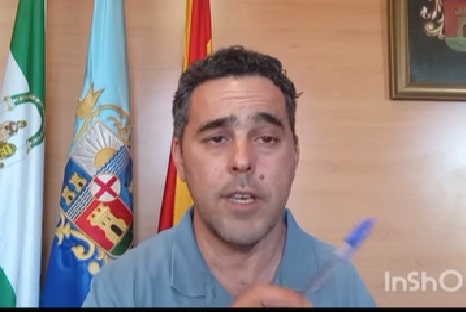 El alcalde de Garrucha responde a Mari Toñi: “Nunca la he acusado de llevarse los 4 millones del contrato del agua”