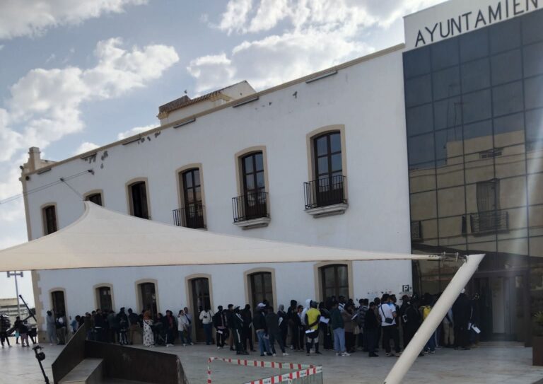 Garrucha expedirá 600 informes de vulnerabilidad para inmigrantes en la regularización extraordinaria