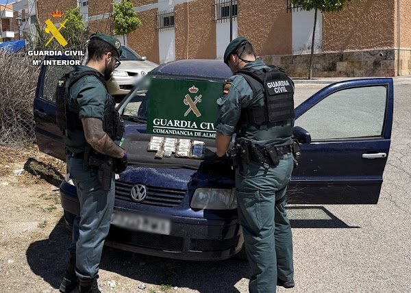 Detienen a un conductor en Huércal Overa con dos kilos de hachís ocultos en el maletero