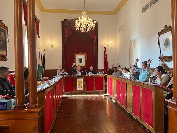 El Ayuntamiento de Cuevas aprueba un presupuesto «expansivo» de 14,8 millones para 2026
