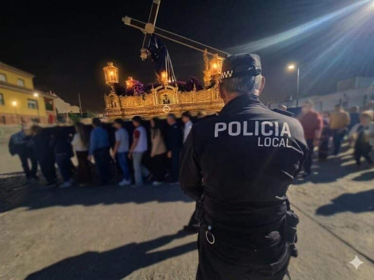 Una conductora ebria intenta colarse en la procesión de Pulpí, choca y se niega al test de alcoholemia