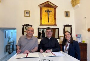 Ayuntamiento y Obispado firman un convenio para rehabilitar la iglesia de Huércal Overa, BIC desde 2011