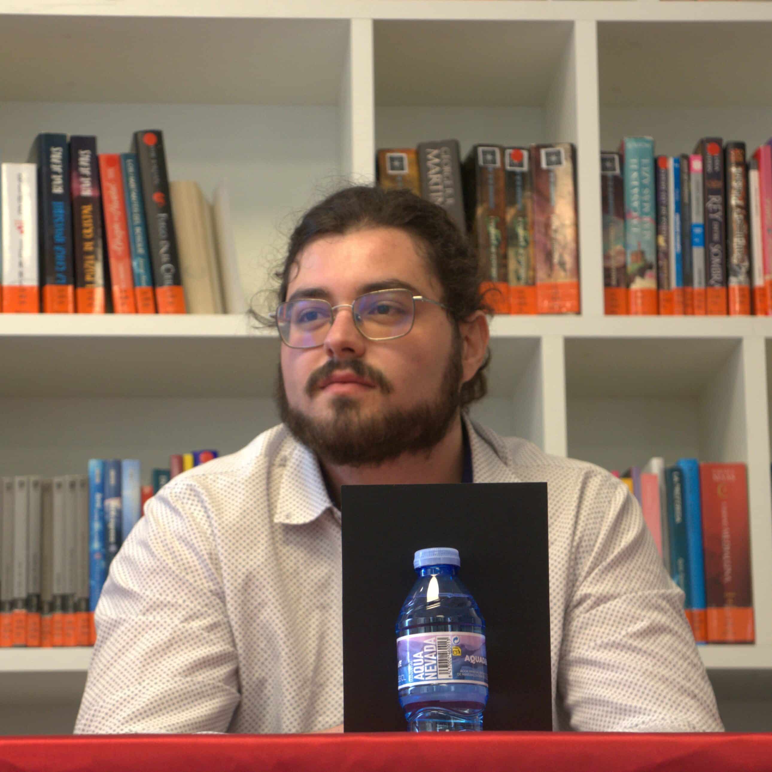 César Gómez Lorenzo presenta en Antas la tercera novela que publica con apenas 23 años
