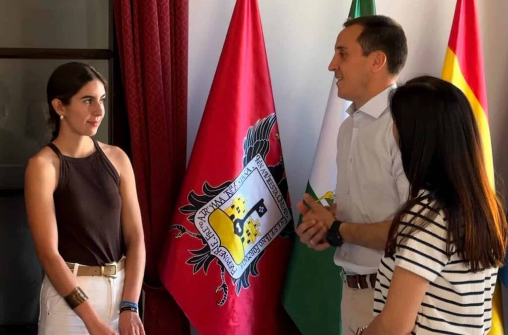Patricia Marín, la alumna de Vera que se ha ganado un puesto en la Ruta Quetzal Patricia Marín, la alumna de Vera que se ha ganado un puesto en la Ruta Quetzal