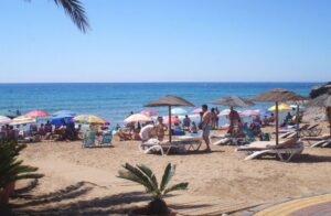 Fallece un hombre de 72 años en la playa del Calipso (Pulpí) pese a la rápida asistencia de un médico y varios bañistas Fallece un hombre de 72 años en la playa del Calipso (Pulpí) pese a la rápida asistencia de un médico y varios bañistas