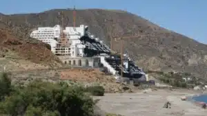 Ecologistas anuncian querella contra los concejales que se opongan a anular la licencia de El Algarrobico Ecologistas anuncian querella contra los concejales que se opongan a anular la licencia de El Algarrobico