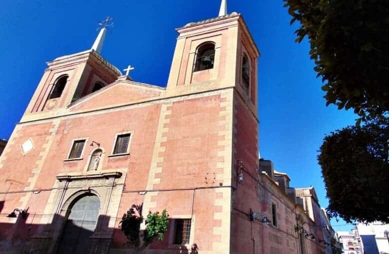 Mármol de Macael y sondeos arqueológicos en la segunda fase de rehabilitación de la iglesia de Cuevas