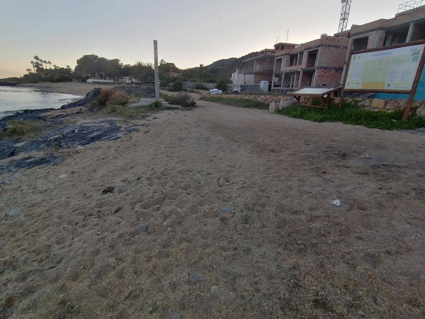 El PP de Cuevas pide explicaciones sobre la legalidad de construir a 30 metros del mar en Cala Panizo