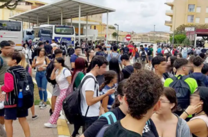 El IES Jaroso de Cuevas está a reventar: sólo queda el gimnasio por transformar en aula El IES Jaroso de Cuevas está a reventar: sólo queda el gimnasio por transformar en aula