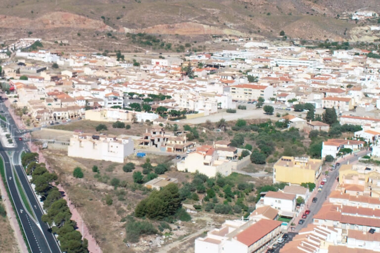 Dos acusados de intentar matar a cuchilladas a un hombre en Los Gallardos se sientan hoy en el banquillo