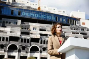 Montero: "Los concejales ausentes en la votación de la anulación de El Algarrobico serán expulsados del PSOE"
