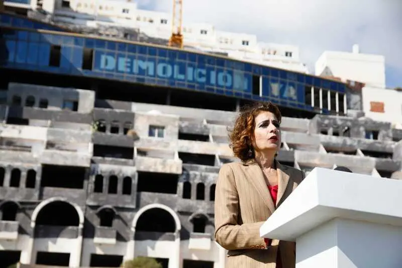 Montero: «Los concejales ausentes en la votación de la anulación de El Algarrobico serán expulsados del PSOE»