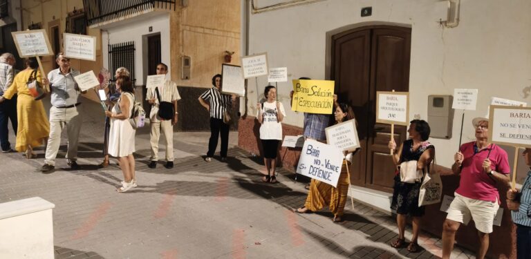 El primer aniversario del CICA-Antas se celebra entre   la protesta de Unidos por Baria y un rescate con bomberos