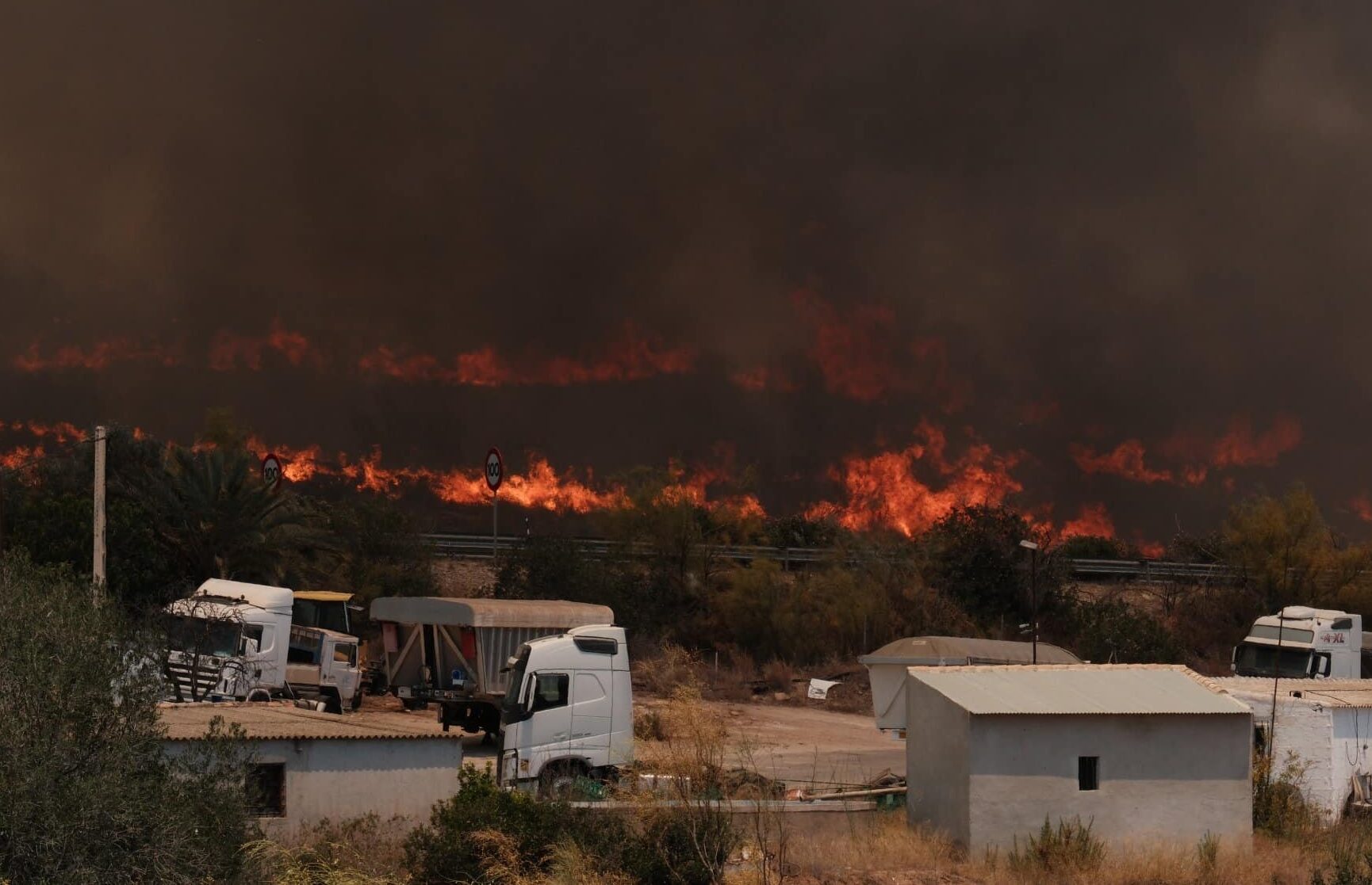 FACUA pide explicaciones a la Junta por el retraso de tres horas en activar la emergencia en el incendio de Los Gallardos