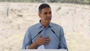 Pedro Sánchez visitará este lunes la zona del incendio y mantendrá una reunión con el operativo en Turre Pedro Sánchez visitará este lunes la zona del incendio y mantendrá una reunión con el operativo en Turre