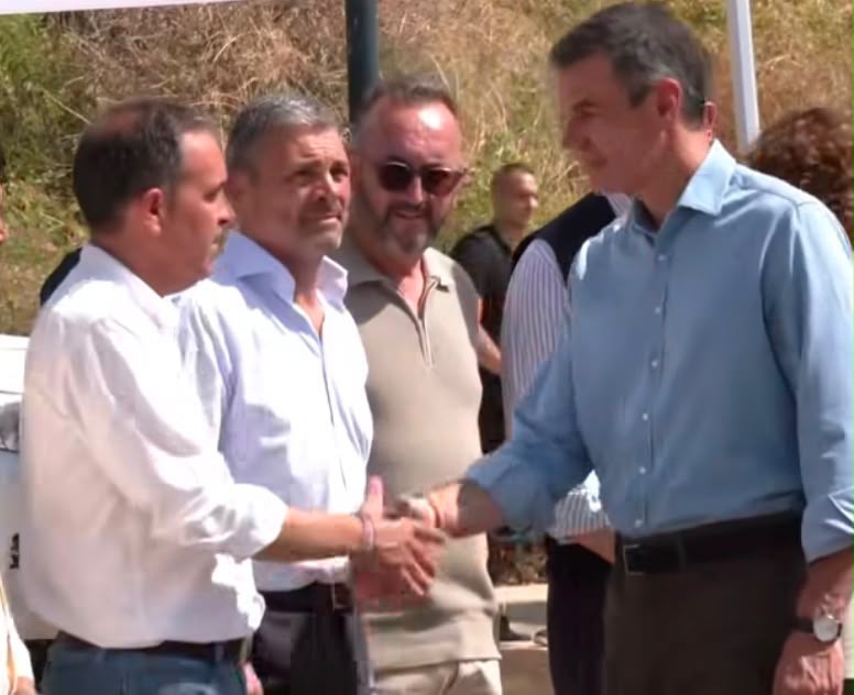 Pedro Sánchez visita Turre y Juanma Moreno descarta más víctimas mortales en el incendio de Los Gallardos Pedro Sánchez visita Turre y Juanma Moreno descarta más víctimas mortales en el incendio de Los Gallardos