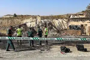 La Guardia Civil sostiene que el incendio de Los Gallardos fue causado por la caída de un poste eléctrico La Guardia Civil sostiene que el incendio de Los Gallardos fue causado por la caída de un poste eléctrico