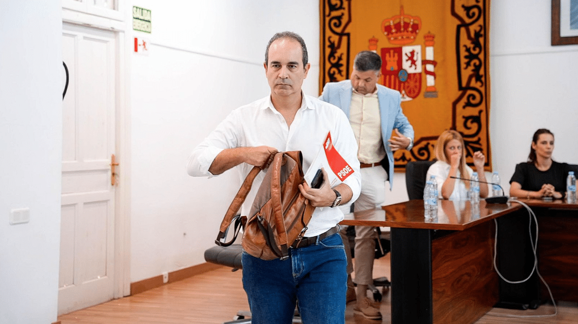 Salvemos Mojácar denuncia a los concejales de Carboneras que votaron aplazar la anulación de la licencia de El Algarrobico