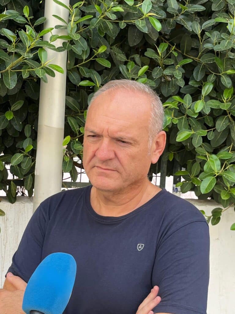 “Que la Junta explique cómo va a resolver este curso la inaceptable situación del instituto de Cuevas”