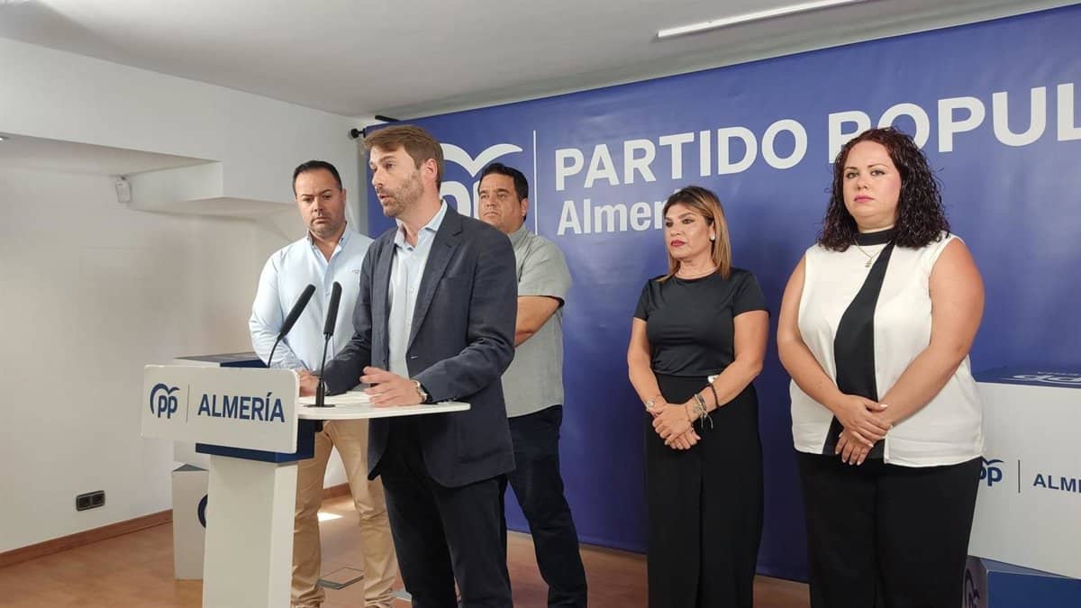 El PP de Carboneras descarta volver al Gobierno local y duda de que el alcalde pueda gobernar en solitario