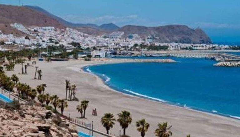 Carboneras espera recaudar 200.000 euros anuales con una tasa sobre redes de transporte de energía y agua