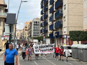 Asociaciones de padres de cinco pueblos se unen contra la saturación de los centros escolares de la comarca Asociaciones de padres de cinco pueblos se unen contra la saturación de los centros escolares de la comarca