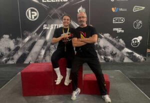 Adriana Navarro, de Huércal-Overa: 17 años y récord de España de press banca levantando 82,5 kilos